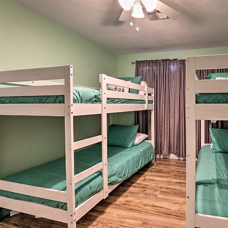 Updated Family Home - 2 Blocks To Colorado River! Bullhead City Eksteriør billede