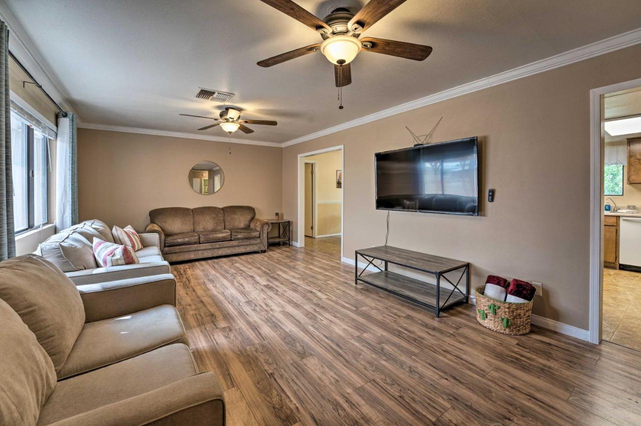 Updated Family Home - 2 Blocks To Colorado River! Bullhead City Eksteriør billede