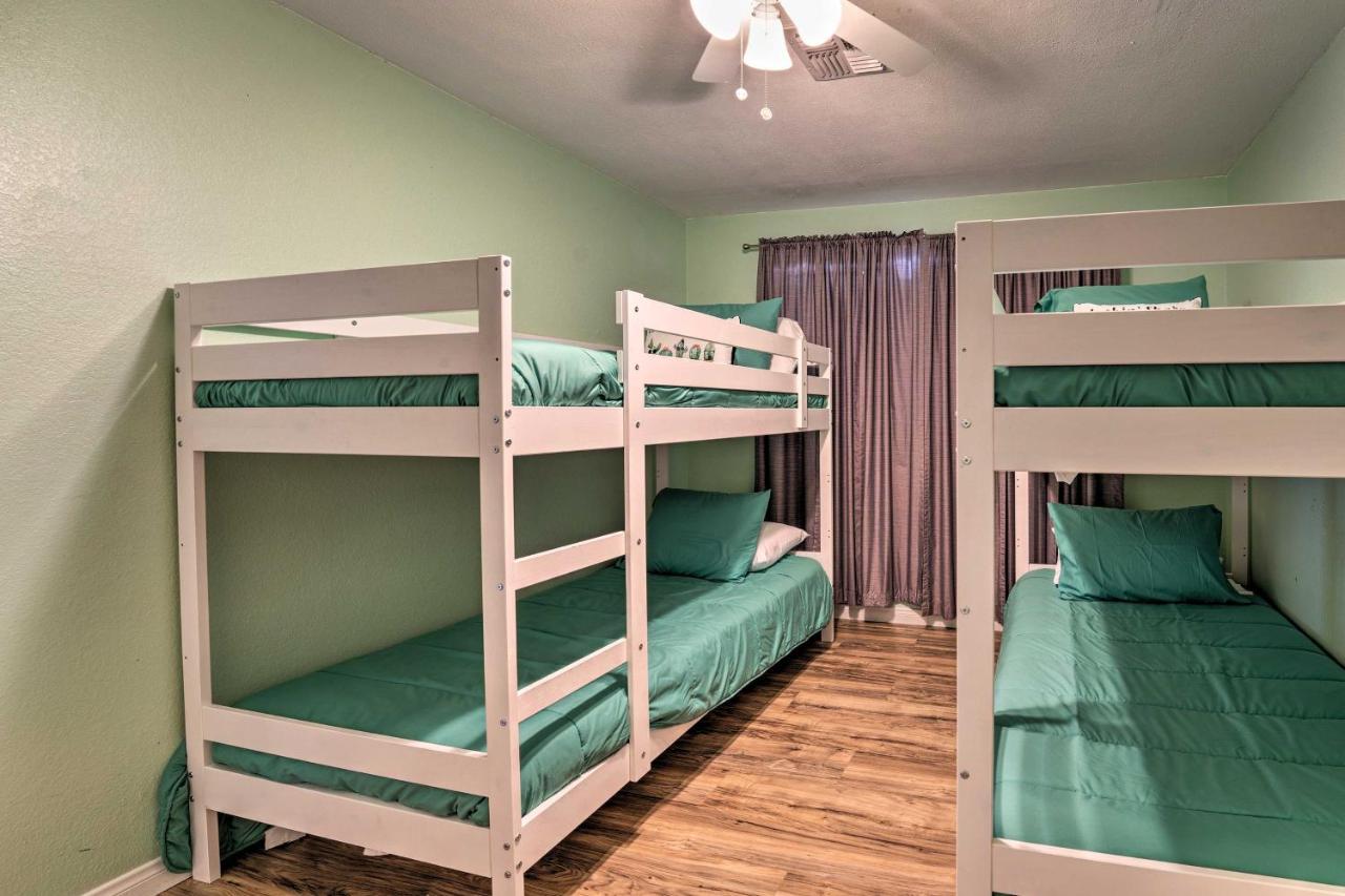 Updated Family Home - 2 Blocks To Colorado River! Bullhead City Eksteriør billede
